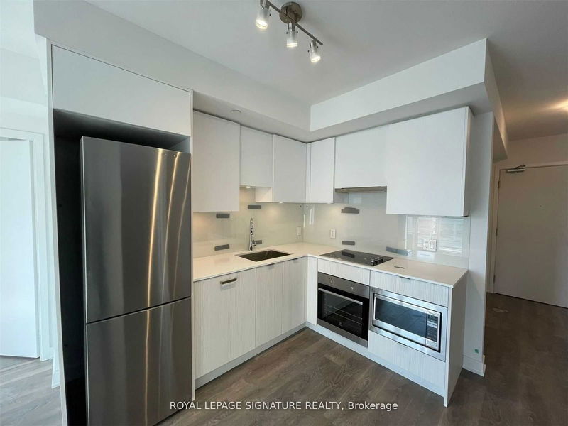 home for lease on 1506-195 Redpath Avenue