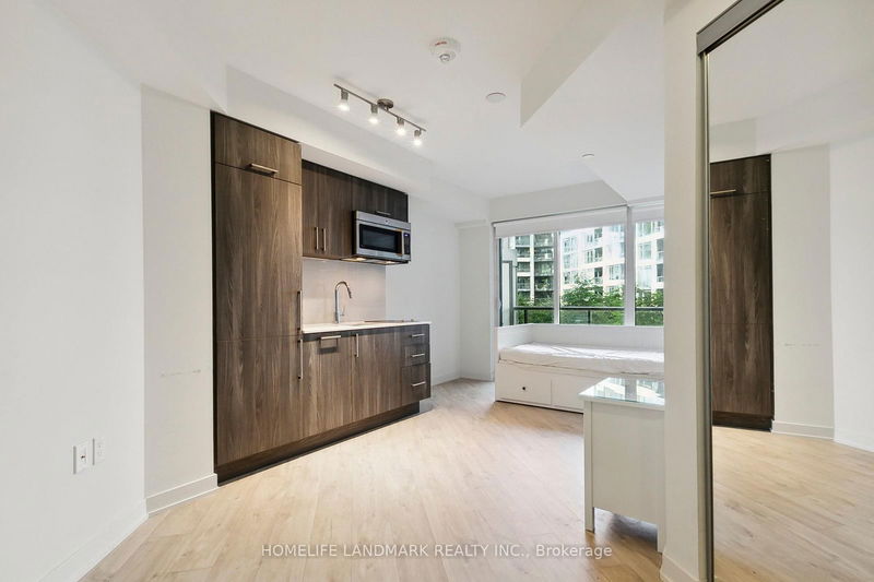  301W - 27 BATHURST St  Toronto, M5V 0R1 | Image 16