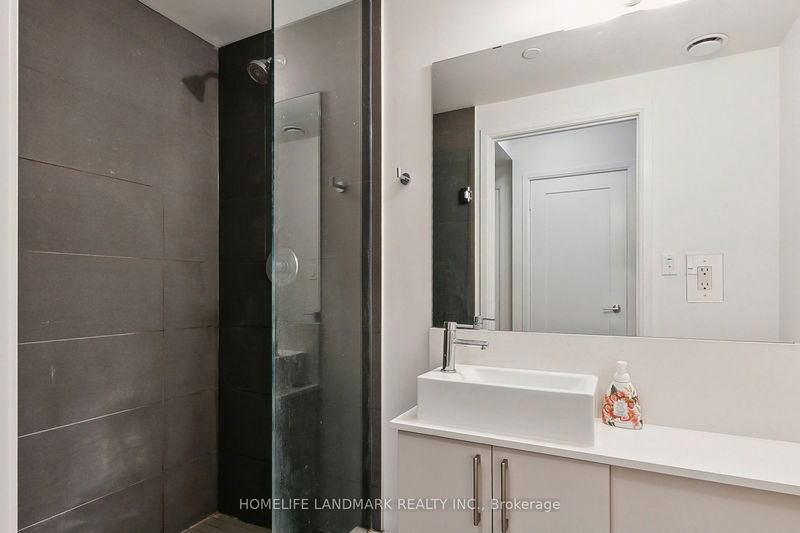  301W - 27 BATHURST St  Toronto, M5V 0R1 | Image 32