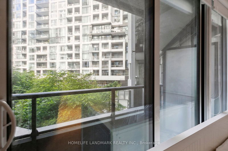  301W - 27 BATHURST St  Toronto, M5V 0R1 | Image 34