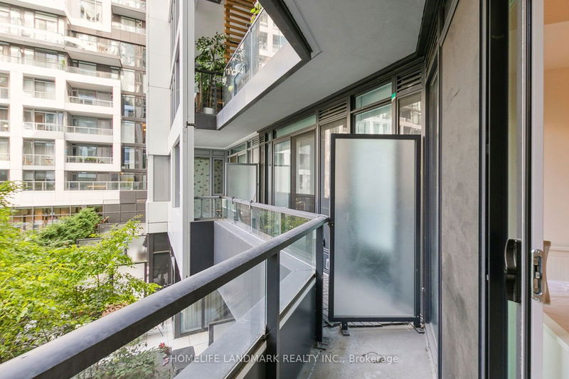  301W - 27 BATHURST St  Toronto, M5V 0R1 | Image 35