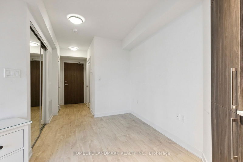  301W - 27 BATHURST St  Toronto, M5V 0R1 | Image 6