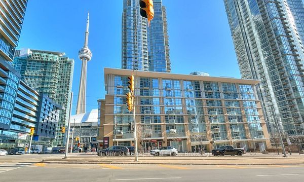 home for lease on 312-9 Spadina Avenue