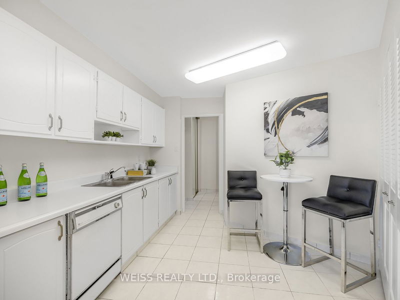  501 - 150 Neptune Dr  Toronto, M6A 2Y9 | Image 11