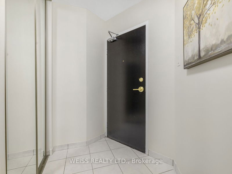  501 - 150 Neptune Dr  Toronto, M6A 2Y9 | Image 2