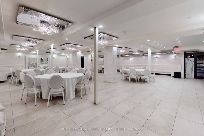 LOWER - 2472 Yonge St, Toronto, M4P 2H5 | Image 2