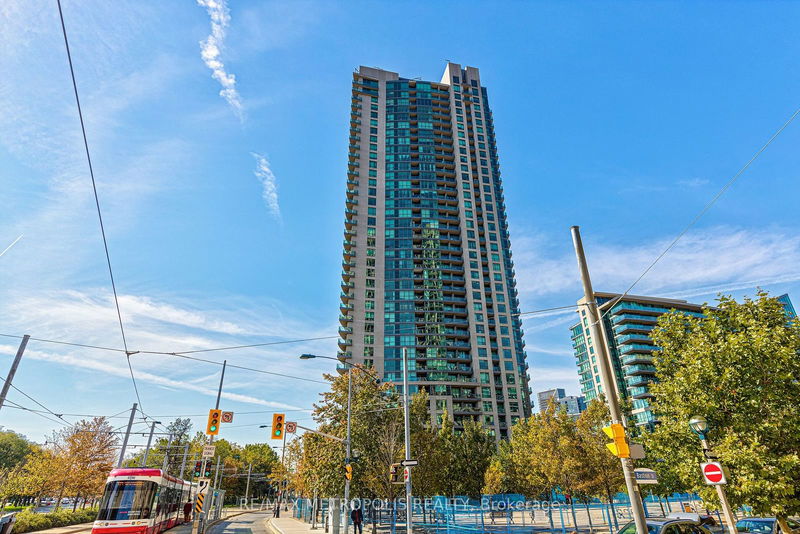 home for lease on 208-215 Fort York Boulevard