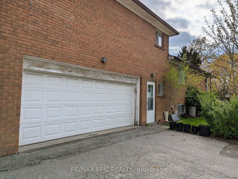 home for lease on 39 Stonedene Boulevard