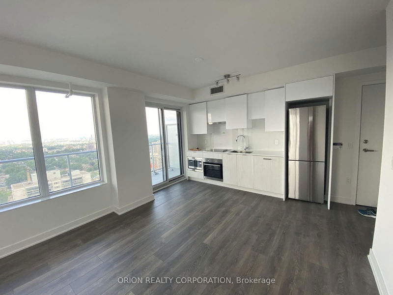 home for lease on 2703-99 Broadway Avenue