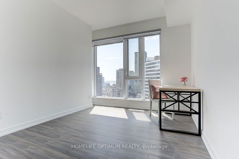  LPH2 - 20 Edward St  Toronto, M5G 1C9 | Image 11