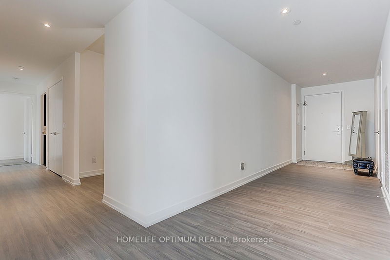  LPH2 - 20 Edward St  Toronto, M5G 1C9 | Image 8