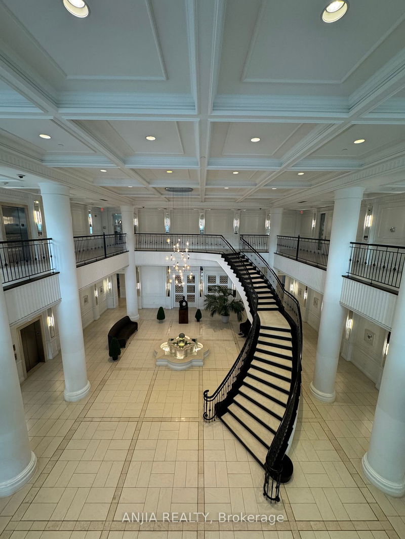 home for lease on 721-25 Greenview Avenue
