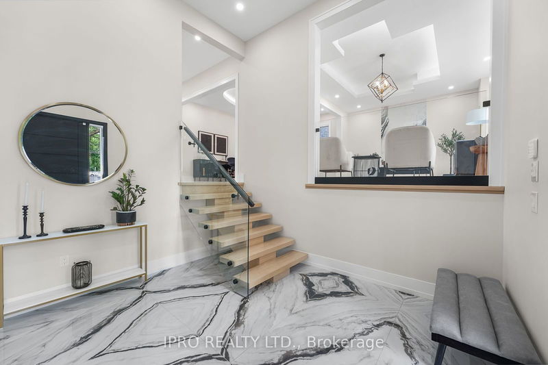 262 Senlac Rd  Toronto, M2R 1P8 | Image 17