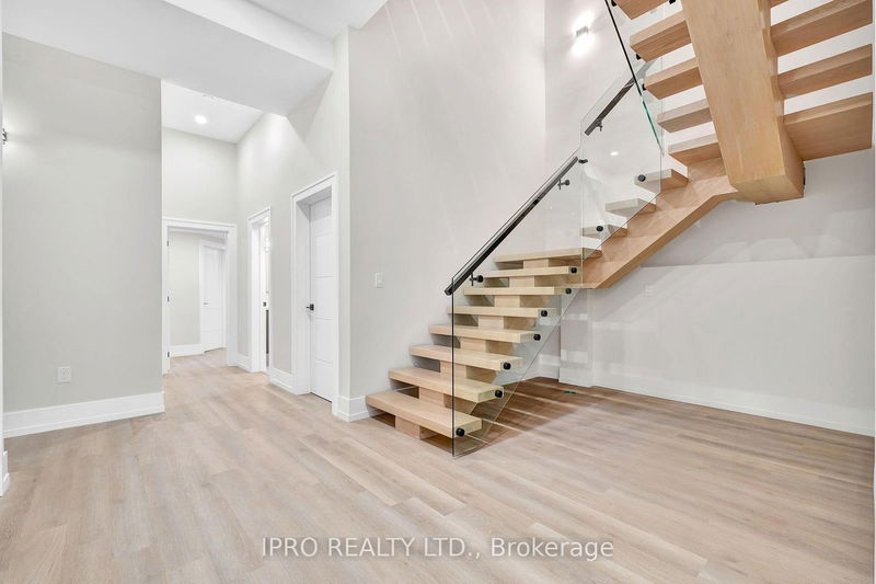 262 Senlac Rd  Toronto, M2R 1P8 | Image 39