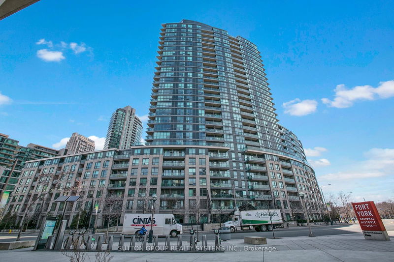 home for lease on 319-231 Fort York Boulevard