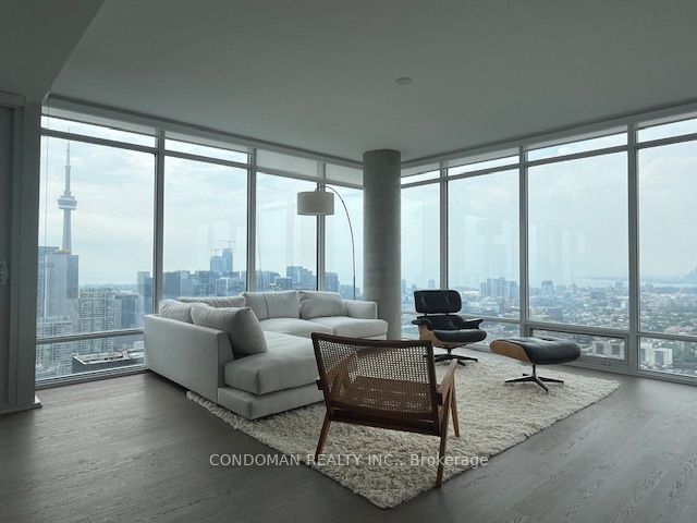 home for lease on 4210-488 University Avenue