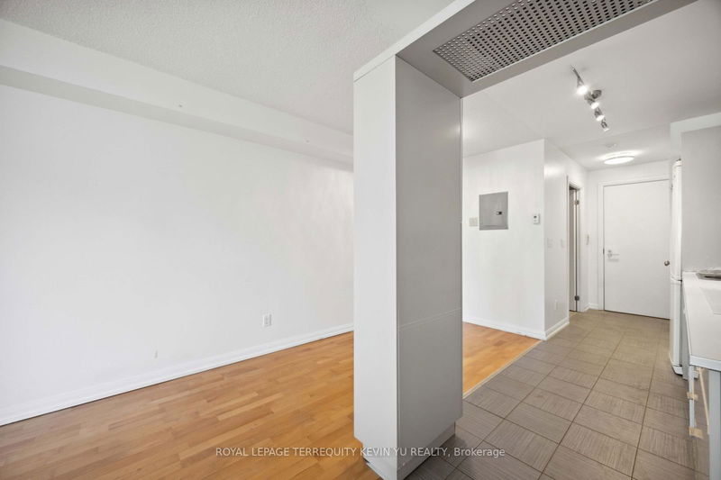  729 - 111 Elizabeth St  Toronto, M5G 1P7 | Image 3