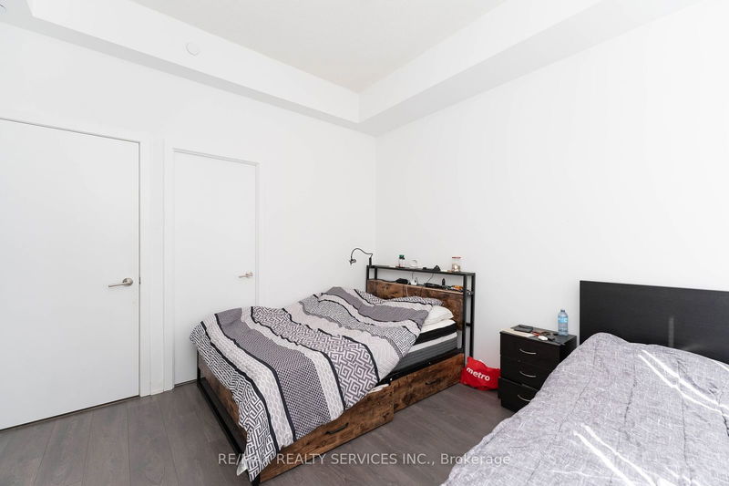  213 - 38 Forest Manor Rd  Toronto, M2J 1M1 | Image 19