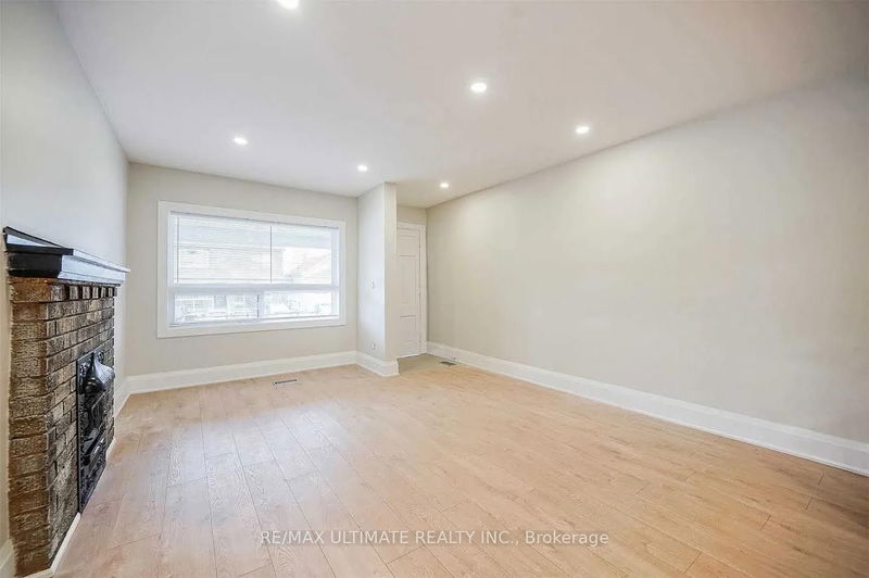 home for lease on 435 Glenholme Avenue