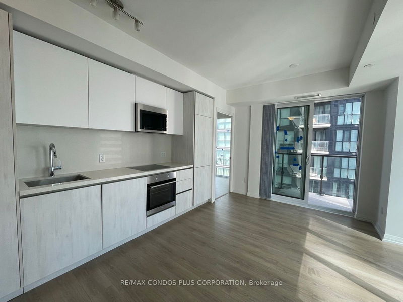 home for lease on 3903-8 Widmer Street