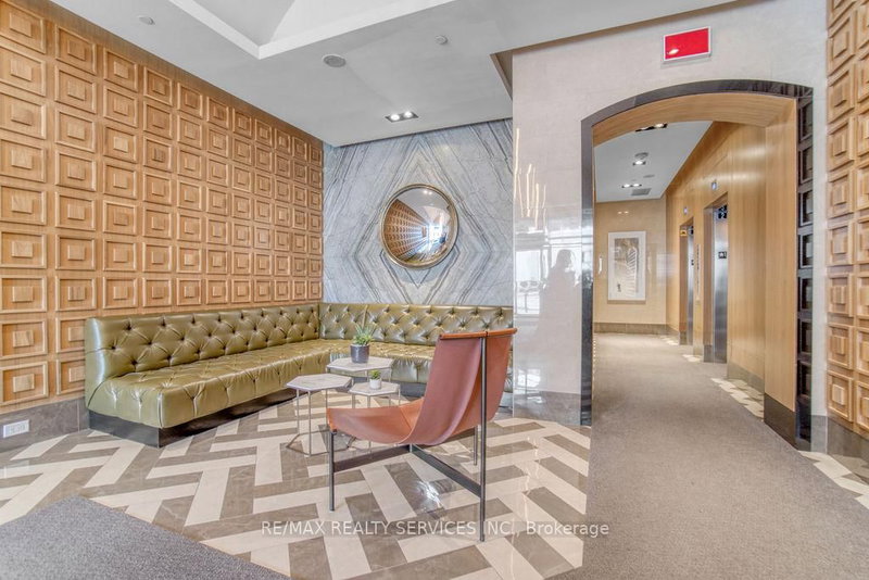 202 - 170 Chiltern Hill Rd, Toronto, M6C 0A9 | Image 3