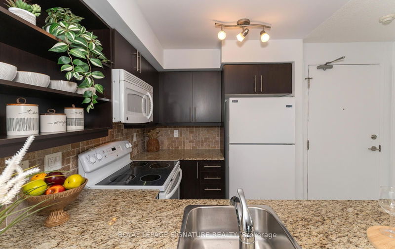  623 - 120 Dallimore Circ  Toronto, M3C 4J1 | Image 5