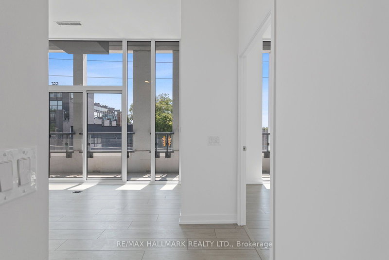 209 - 500 Dupont St, Toronto, M6G 1Y7 | Image 2