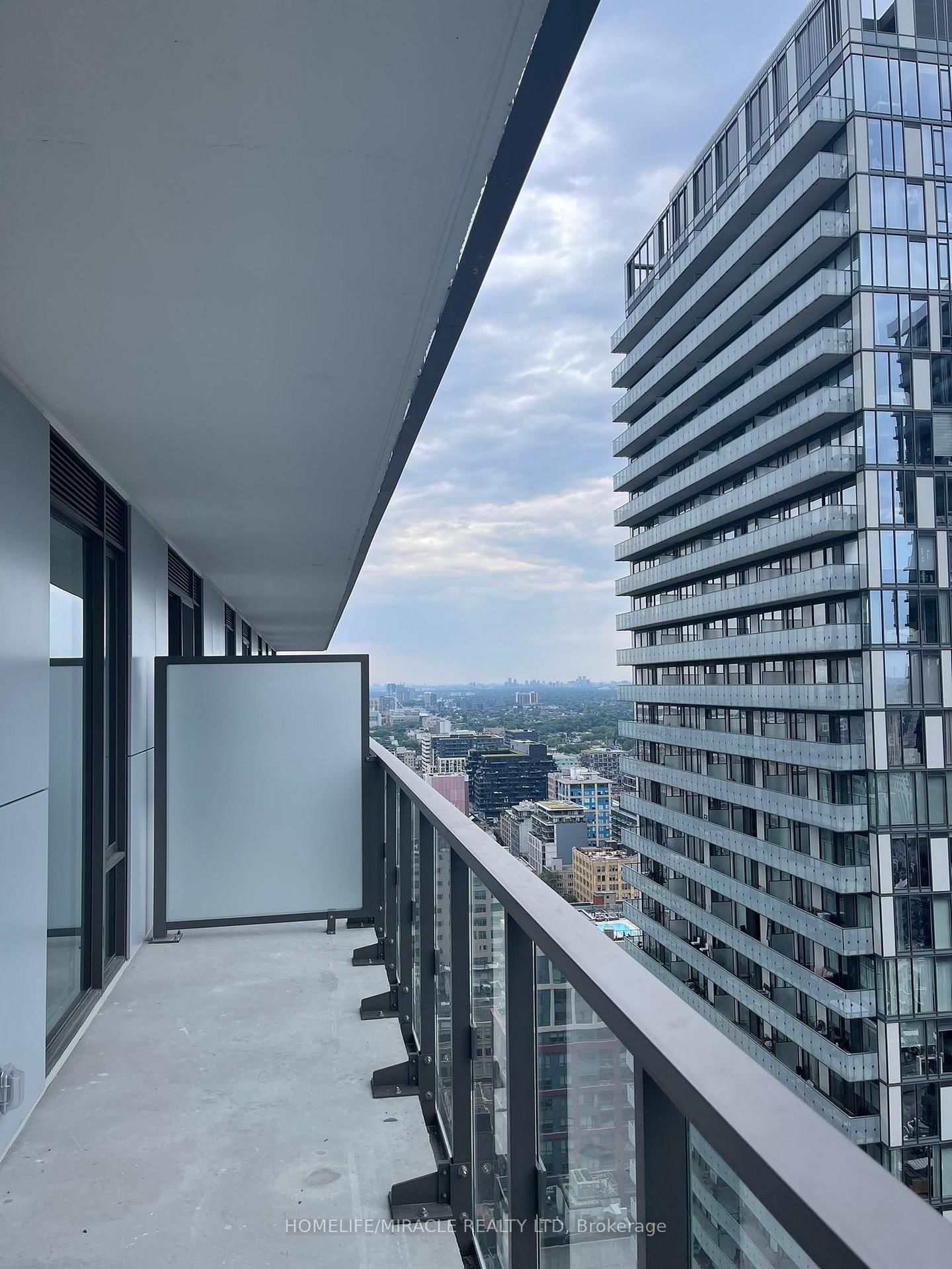 28 Widmer Street, Unit 3428 - Photo 11