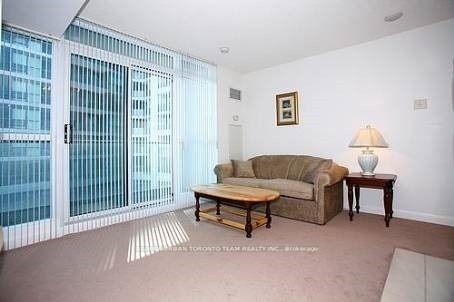 home for lease on 328-600 Fleet Street
