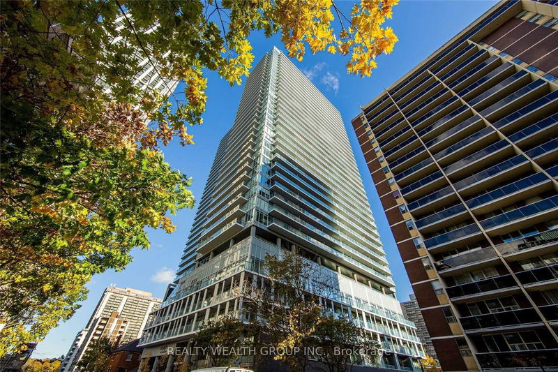 home for lease on 2310-195 Redpath Avenue
