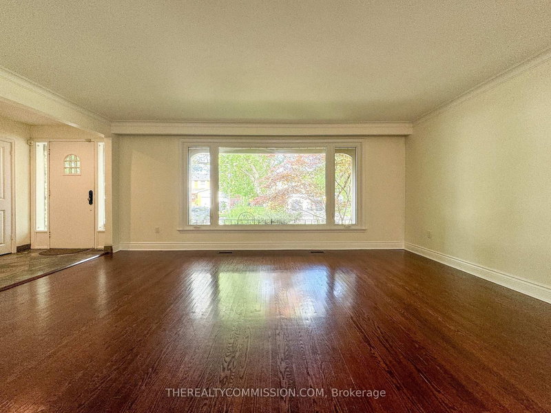 15 Foursome Cres, Toronto, M2P 1W1 | Image 3