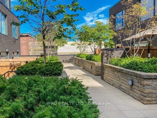home for lease on 209A Manning Avenue