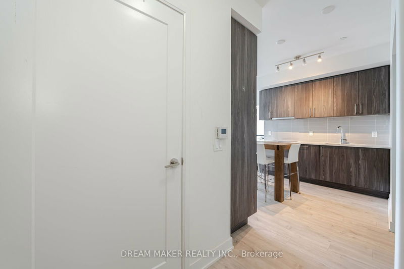  Ph1801E - 576 Front St W Toronto, M5V 1C1 | Image 6