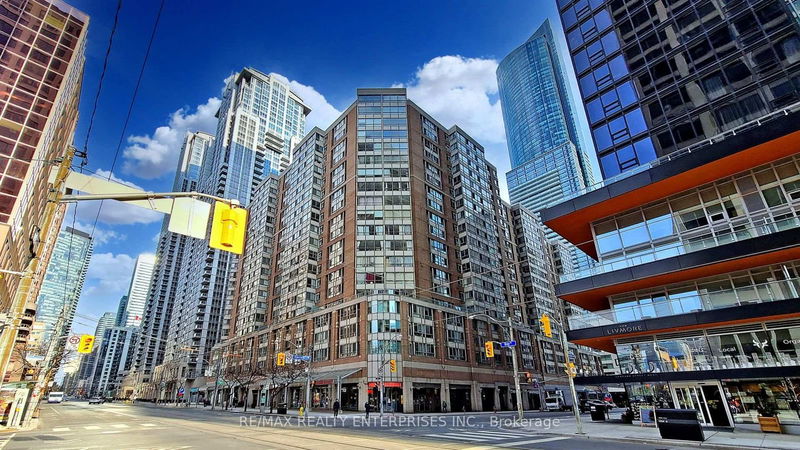 home for sale on 713-711 Bay Street