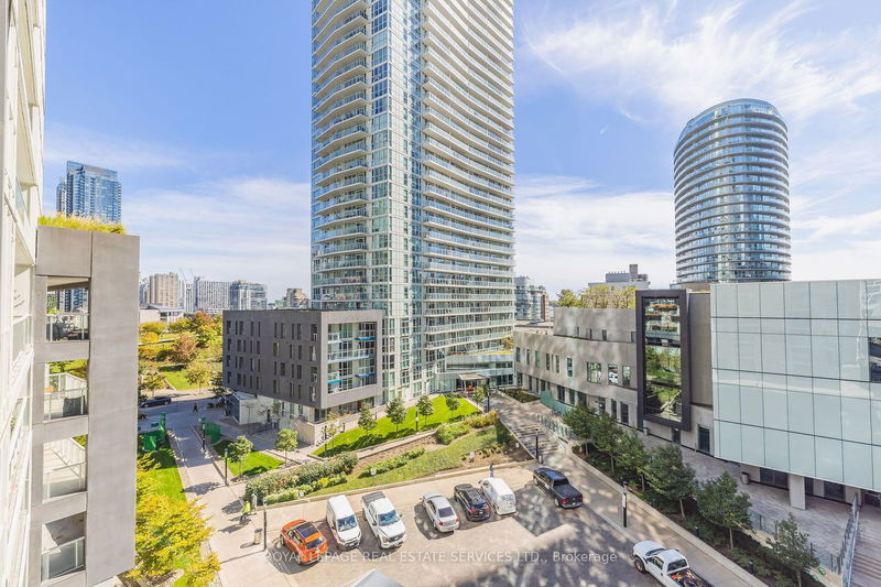  705 - 85 Queens Wharf Rd  Toronto, M5V 0J9 | Image 1