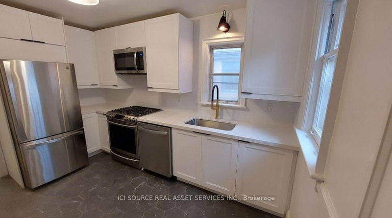 130 Glengarry Ave, Toronto, M5M 1E2 | Image 2