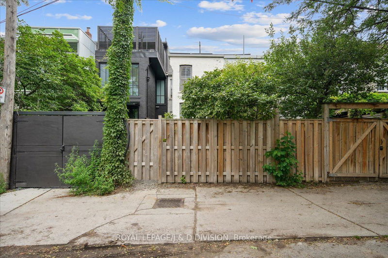 139 Collier St  Toronto, M4W 1M2 | Image 36