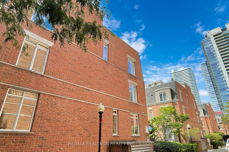  237 - 415 Jarvis St  Toronto, M4Y 3C1 | Image 35