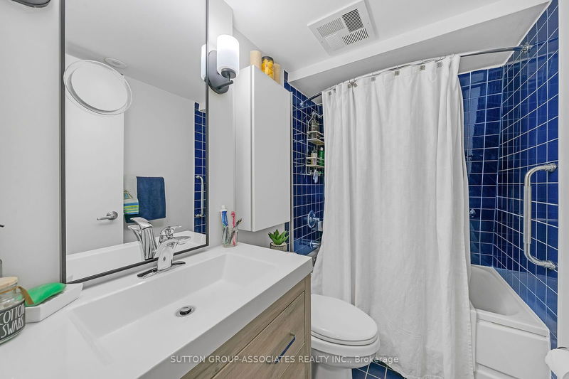  380 - 415 Jarvis St  Toronto, M4Y 3C1 | Image 10