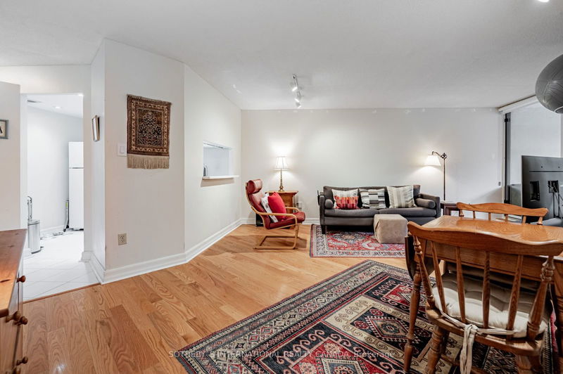  325 - 77 Maitland Pl  Toronto, M4Y 2V6 | Image 7