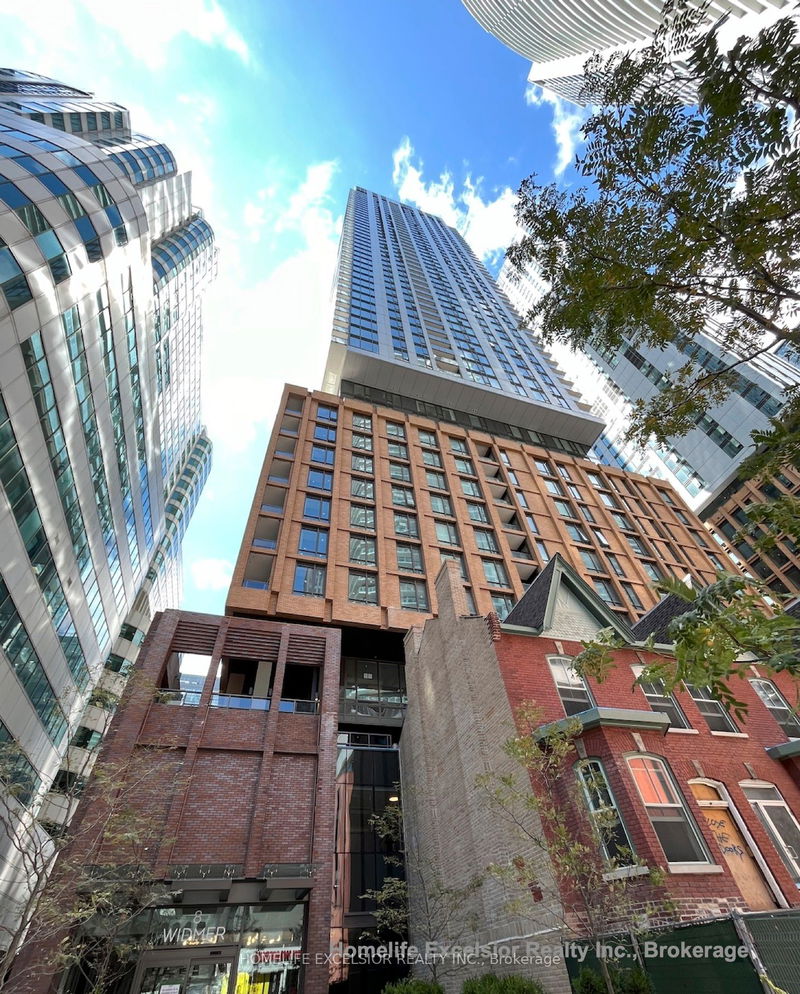 home for lease on 4511-8 Widmer Street