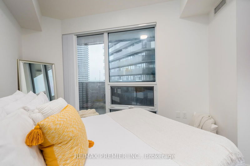  2608 - 55 Cooper St  Toronto, M5E 0G1 | Image 16