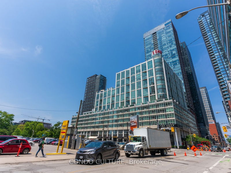 home for lease on 1113-36 Blue Jays Way