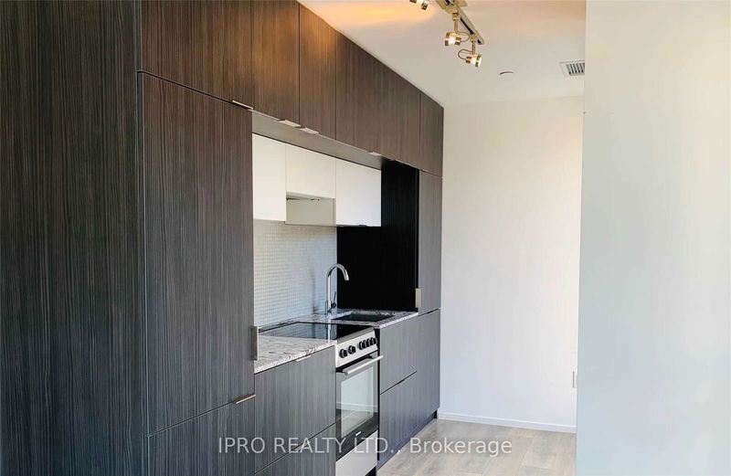 home for lease on 1009-159 Dundas Street E