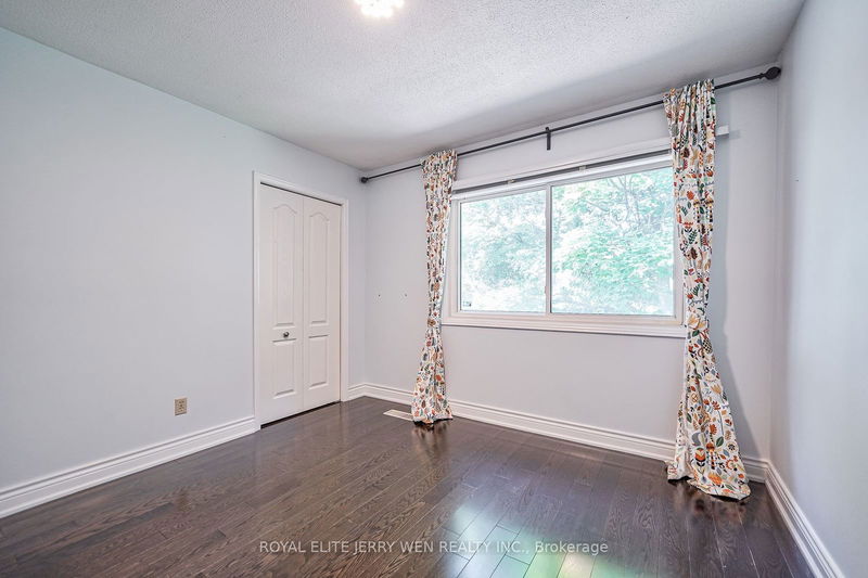 10 Mellowood Dr  Toronto, M2L 2E3 | Image 23