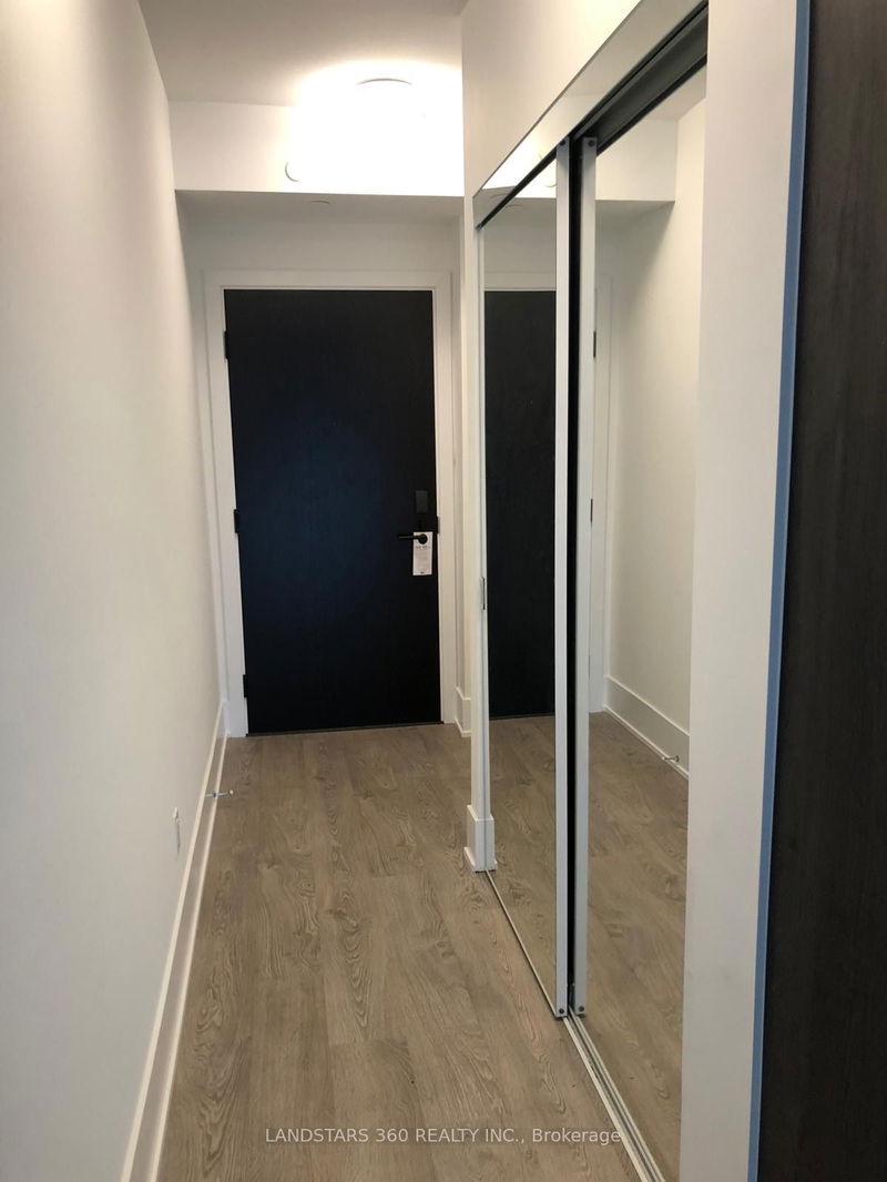 home for lease on 2210-470 Front Street W