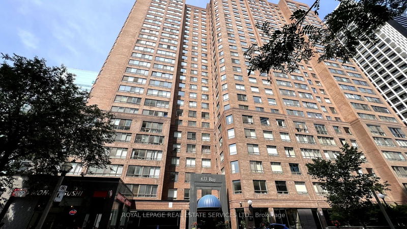 home for lease on 1403-633 Bay Street