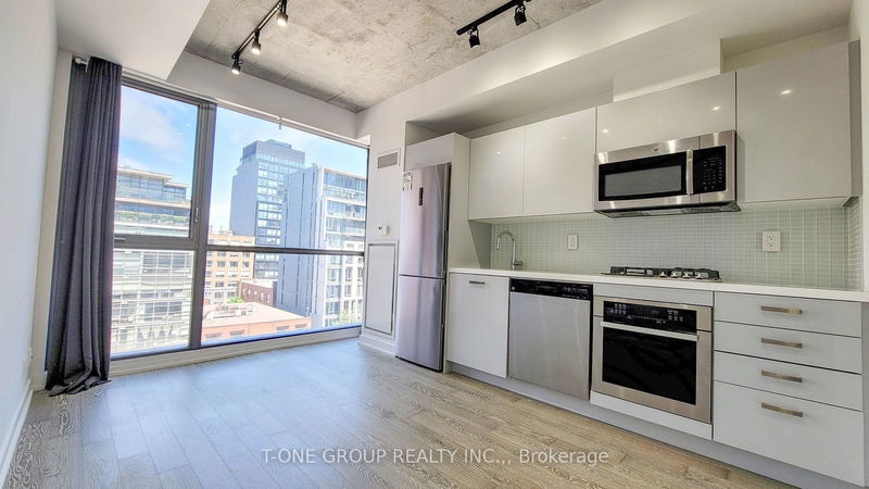 home for lease on 704-39 Brant Street