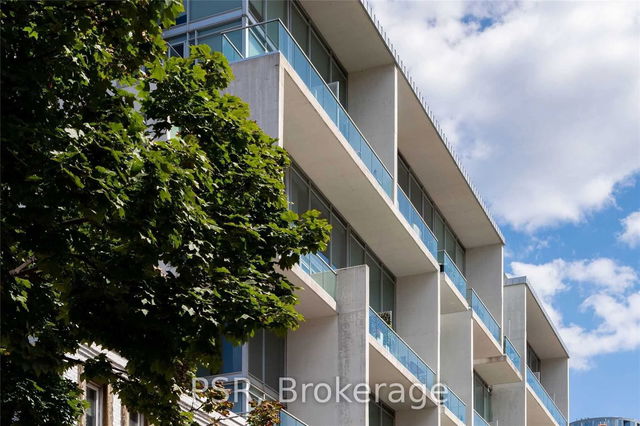 909 - 75 Portland Street