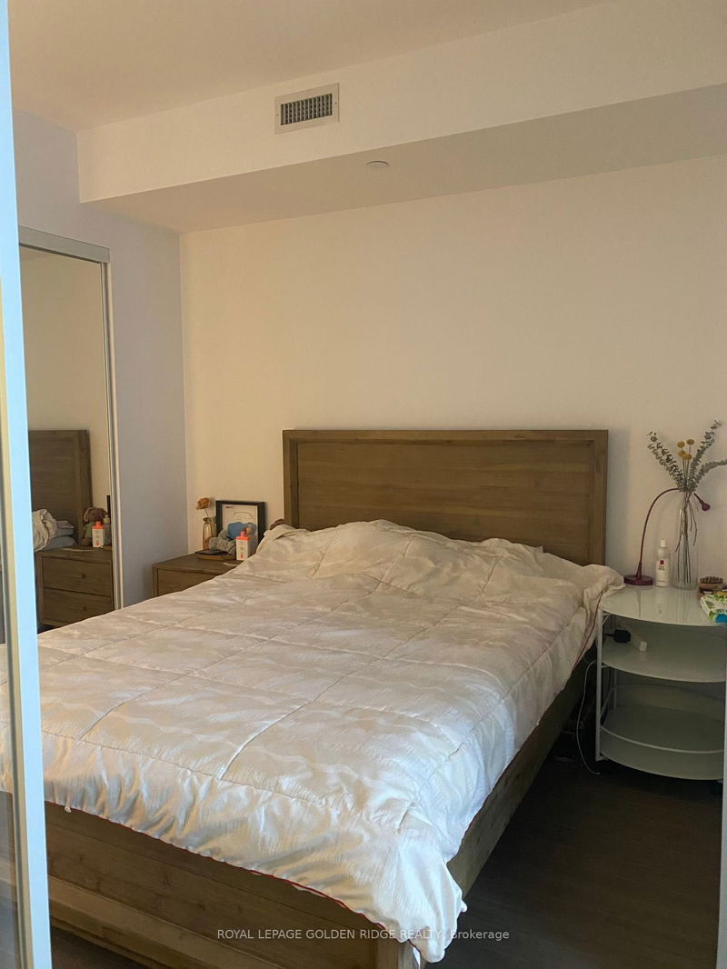 home for lease on 3105-101 Peter Street